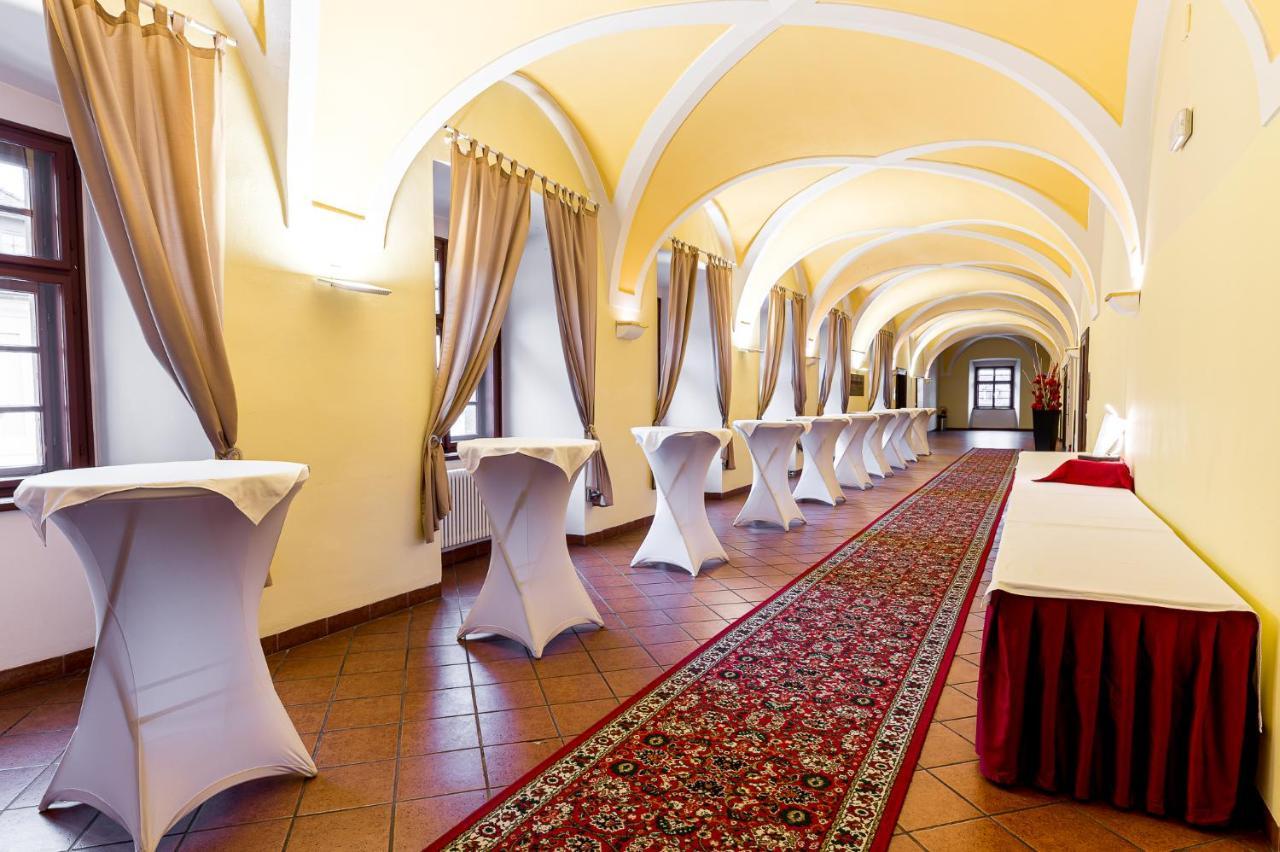 Hradec Králové Nove Adalbertinum מראה חיצוני תמונה