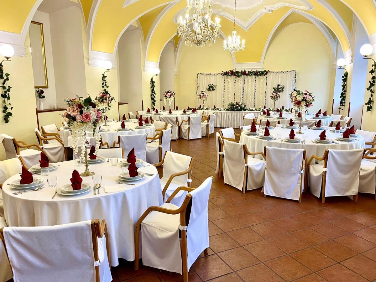 Hradec Králové Nove Adalbertinum מראה חיצוני תמונה