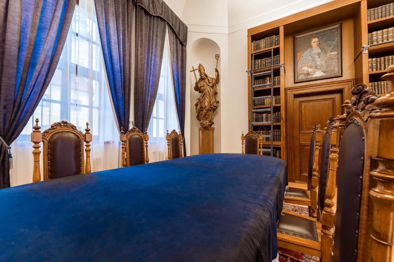 Hradec Králové Nove Adalbertinum מראה חיצוני תמונה